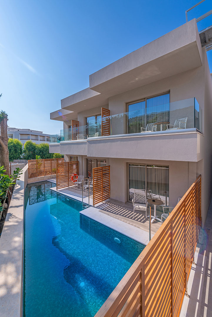 Double room shared pool