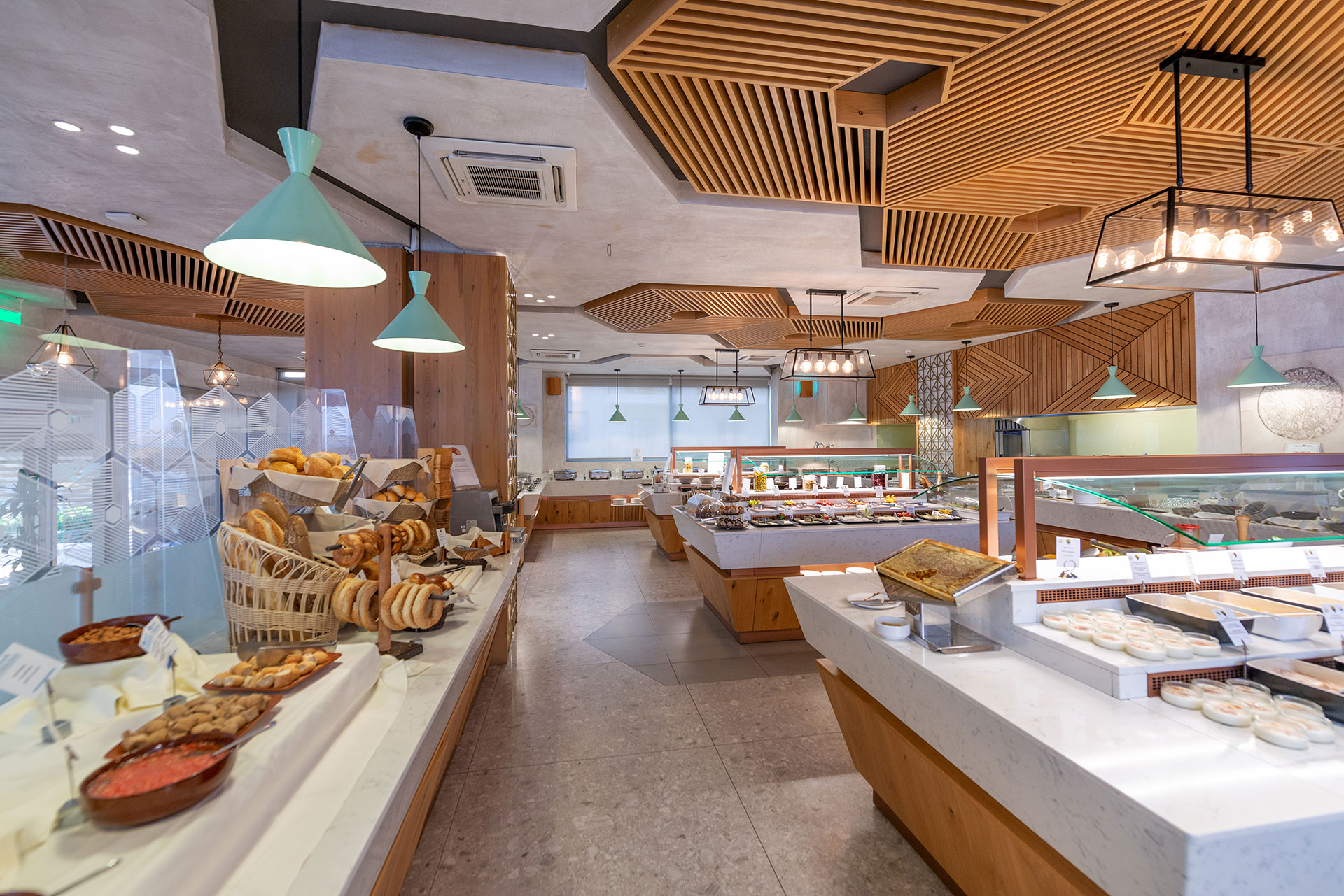 Main restaurant buffets