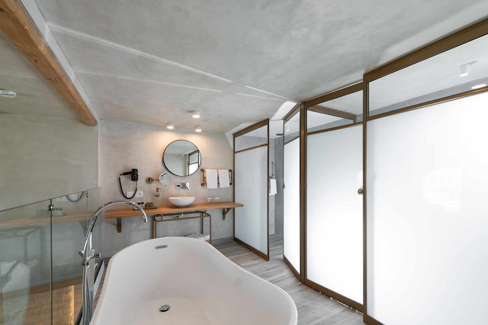 Loft room bathtub and sink