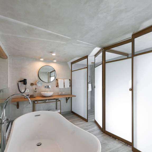 Loft room bathtub and sink