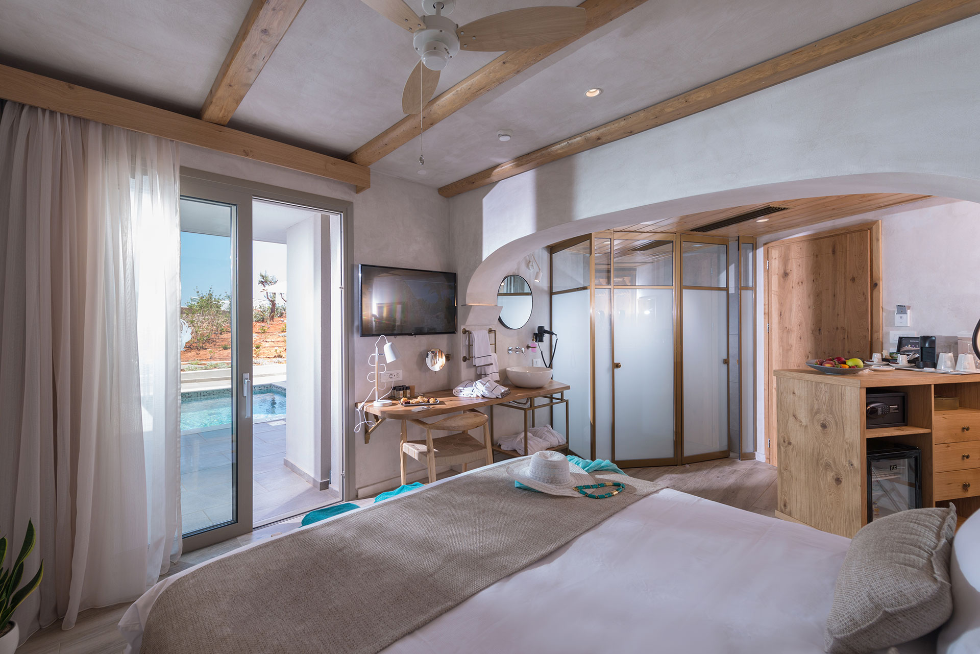 Private pool room bedroom