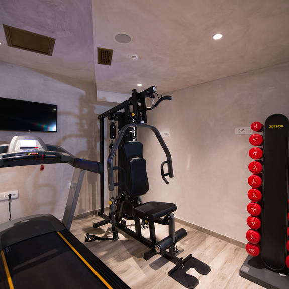 Hotel gym with machines