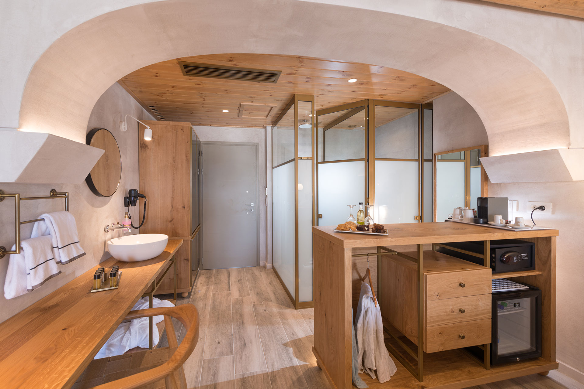 Annex Superior Room bathroom