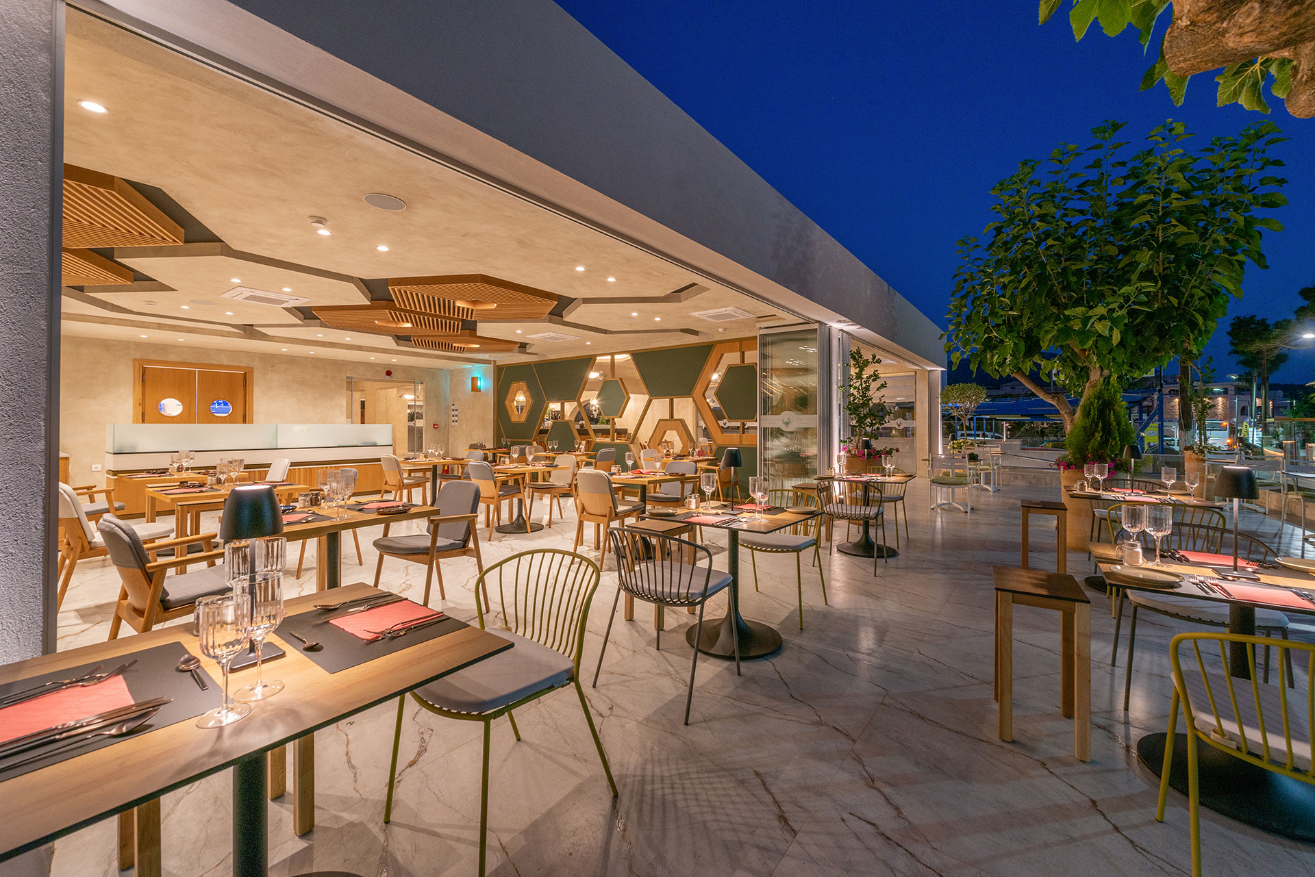 Cactus Mare a la carte outdoor sitting area