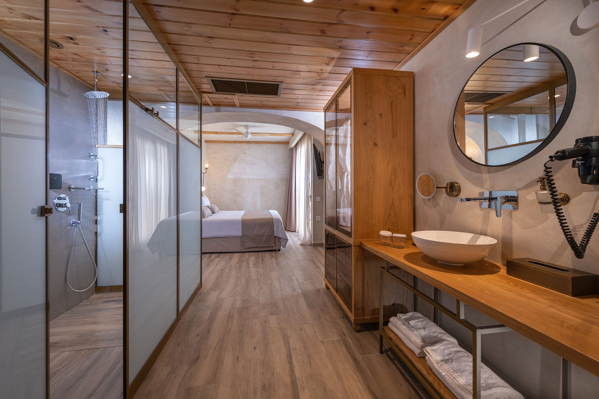 Double room sharing pool interior